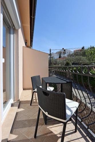 Double Room Vrbnik 5299c - main image