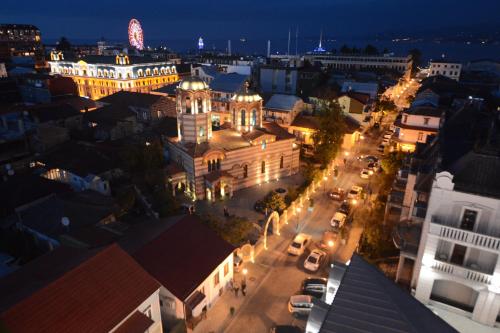 Piazza Four Colours – Batumi, IL