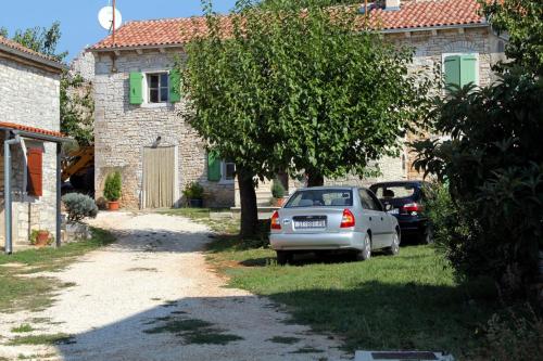 Apartments with a parking space Heraki Central Istria - Sredisnja Istra - 7167 - image 2