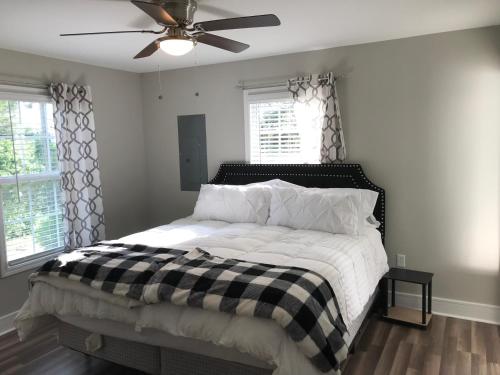 Brand New 3 bedroom 2 bath Home (Built 2022) photo 3