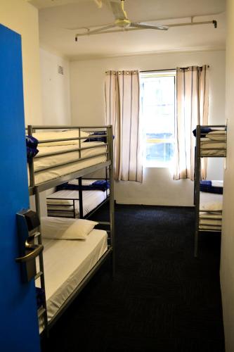 Maze Backpackers - Sydney - image 13