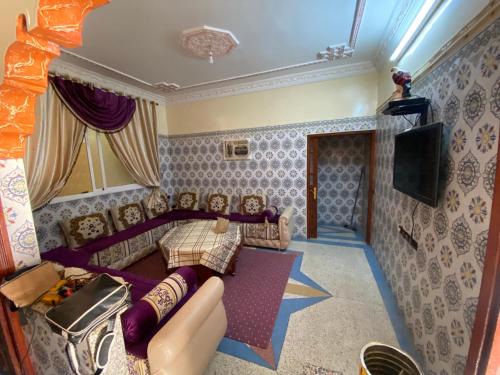 1 double bed, 1 twin bed, 3 sofa beds