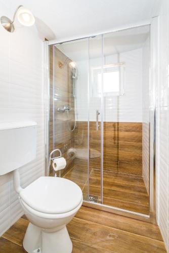 Studio Lavdara 435b - image 6