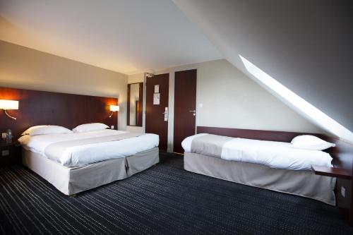 โรงแรมเคียร์เรียด แซงท์ มาโล ดินาร์ด (Kyriad Saint-Malo Dinard) in ดีนาร์