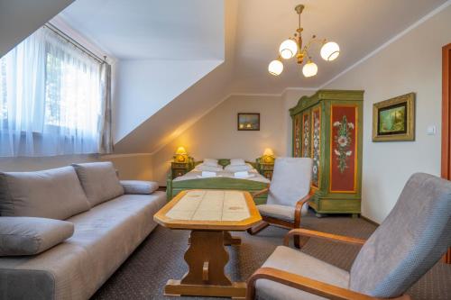 Double Room with Extra Bed image 5