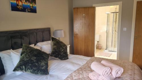 2Bedroomed apartment on first floor with balcony in Glanerought