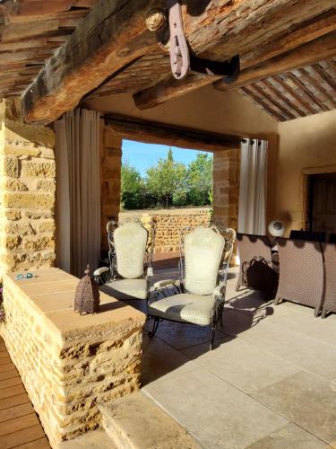 LODGES EN PIERRES DOREES in Bagnols