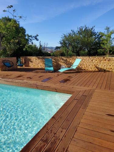 LODGES EN PIERRES DOREES in Bagnols