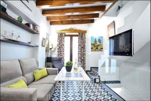 Typical Sevillan 2 bedroom unit, Seville (photo 2)