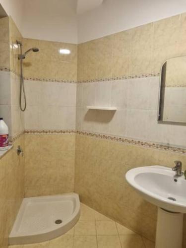 #Beautiful New Apartment,Studio- Close Tirana City Center photo