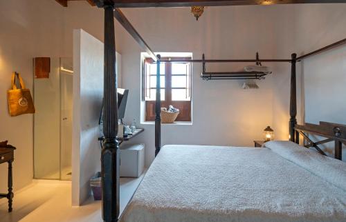 Zimmer mit Kingsize-Bett und Bergblick Finca Isolina Hotel Boutique 24