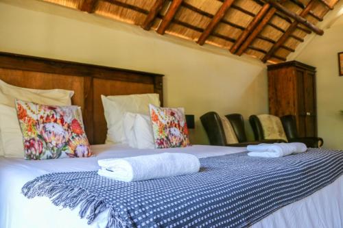 Bed, Mantenga Nature Reserve and Cultural Village in Ezulwini