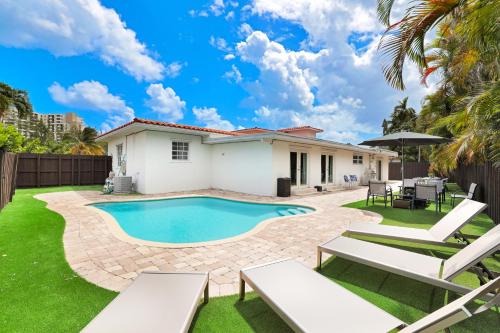 Family-Friendly Beach House, Steps to Beach in Fort Lauderdale, USA