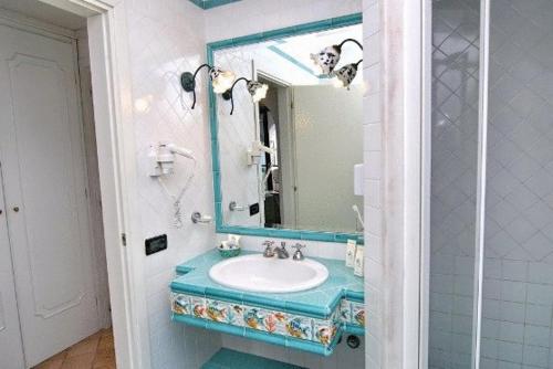 3795010 Albergo La Conca Azzurra