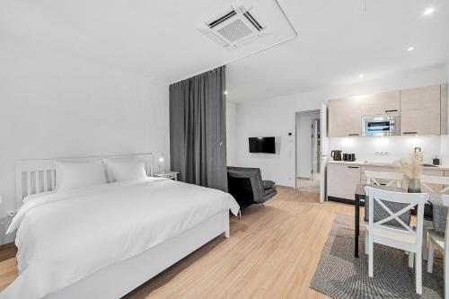 VibeStudio A4 - Central - AC - Licensed - Parking Nearby