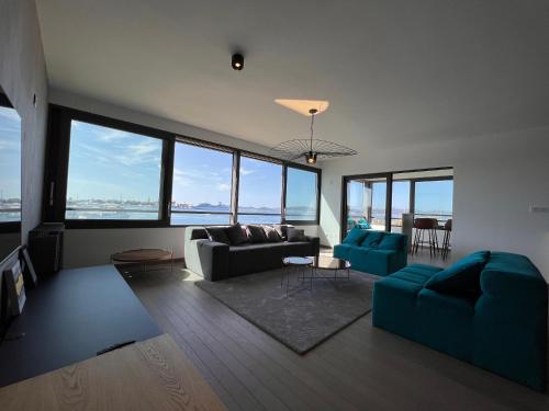 The View Luxury Residence with Pool - image 10