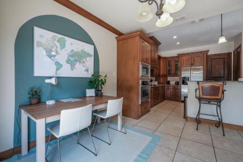 Tranquil Townhome - image 10