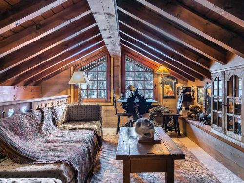 Chalet chaleureux avec jacuzzi, hammam et salle de jeux à Mussillon - FR-1-565-40 (Chalet chaleureux avec jacuzzi, hammam et salle de jeux a Mussillon - FR-1-565-40) in โมเรล