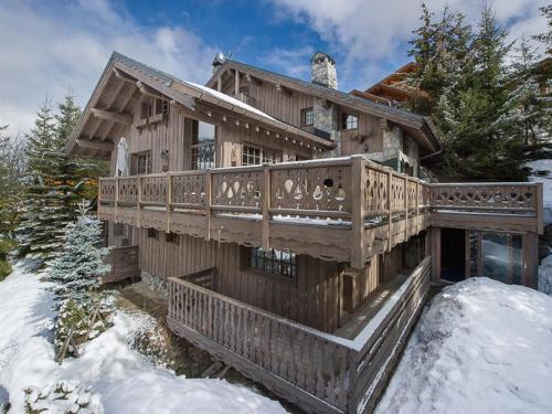 Chalet chaleureux avec jacuzzi, hammam et salle de jeux à Mussillon - FR-1-565-40 (Chalet chaleureux avec jacuzzi, hammam et salle de jeux a Mussillon - FR-1-565-40) in โมเรล