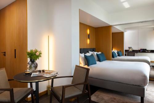 room detail thumbnail 1