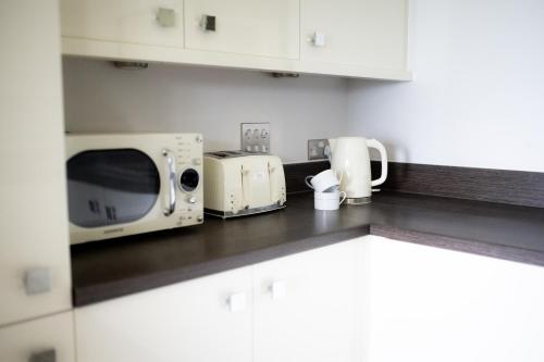 Stunning Sea Views Relax and Unwind in Your Stylish Home Away from Home in Newquay Tretherras