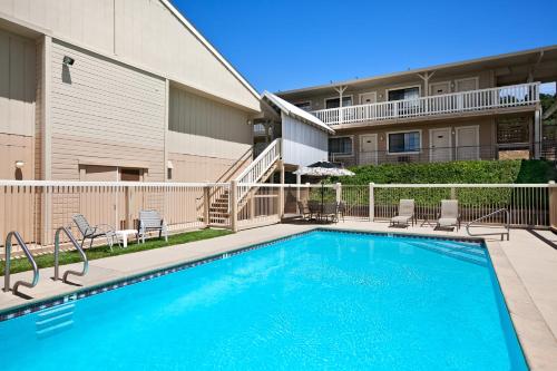 Bassein, Travelodge by Wyndham Angels Camp CA in Angels Camp (CA)