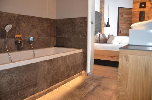 Hotel Cores - image 3
