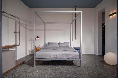 King Room with Balcony image 8