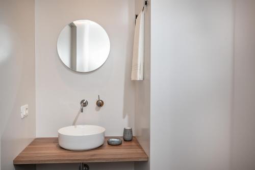 Double Room with Balcony image 1