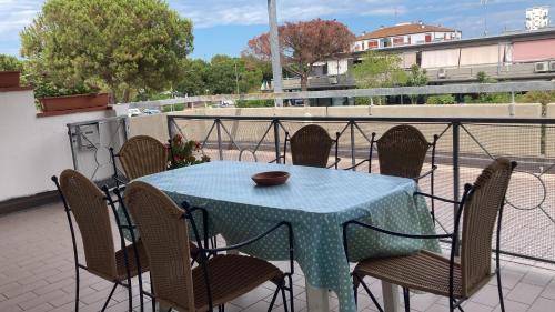  Appartamento al Mare con due Terrazze, Unterkunft in Punta Marina