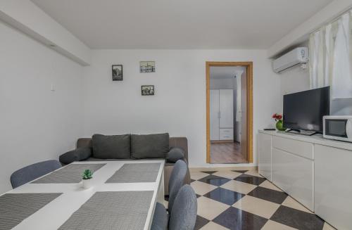 Apartments Dorotea - image 5