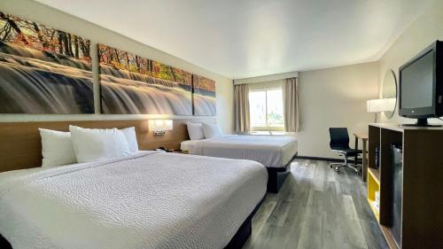 Days Inn by Wyndham Columbus IN in Columbus, USA