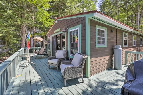 . Lake Hermit Cabin w/ Kayaks & Paddleboards!