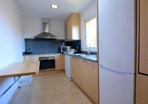 Trias Plaza - Apartment - Pals