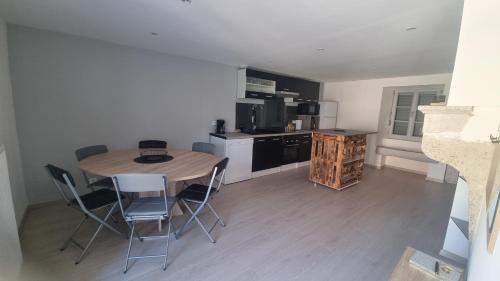 Facilities, LE ROCAGERMANOIS - Jolie maison de village in Beaulieu (Burgundy)