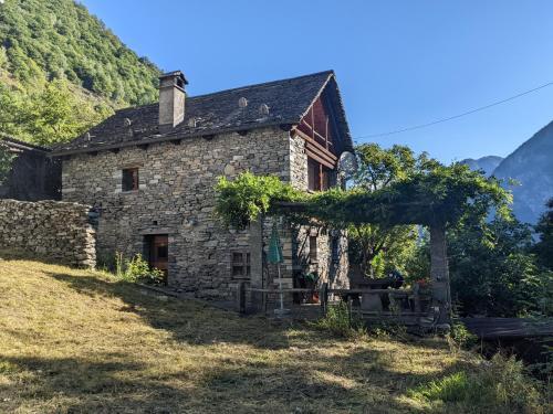  Rustico Tello, Pension in Linescio