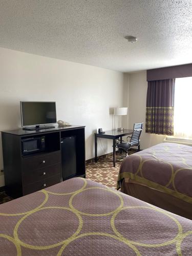Super 8 by Wyndham Independence - image 5