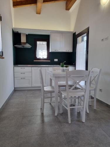 One-Bedroom Apartment image 3