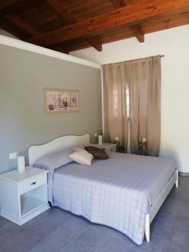 One-Bedroom Apartment image 1