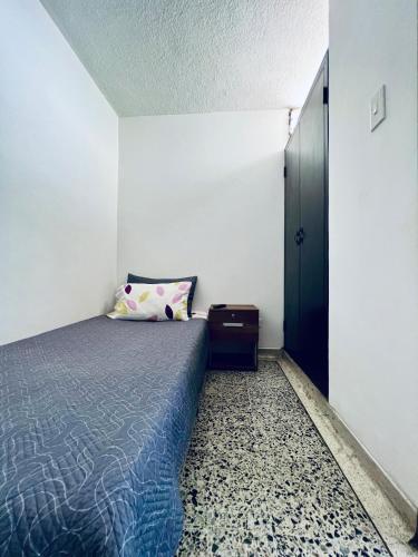 Single Room with Private Bathroom room in Mae's Skate House