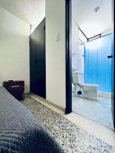 Single Room with Private Bathroom image 4