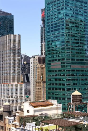 King Room with City View image 1