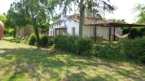 Maison indépendante sur grand terrain clos