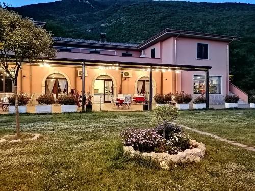  Salisù Country House, Pension in Mignano Monte Lungo bei Vairano Patenora