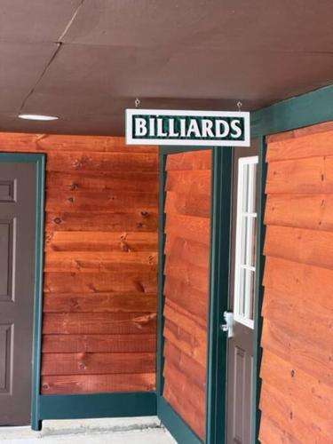 Centrally Located Resort in The High Country RELAX in Newland, USA