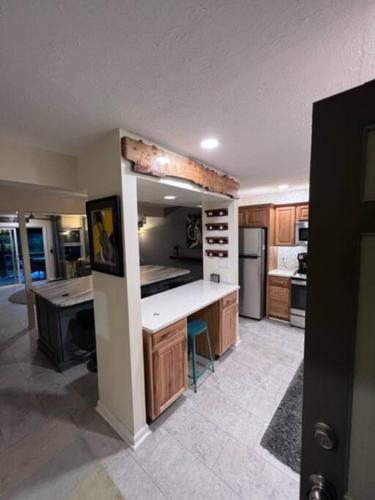 Centrally Located Resort in The High Country RELAX in Newland, USA