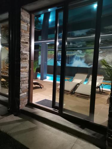 Zwembad, KATUN Apartmani & SPA in Divcibare