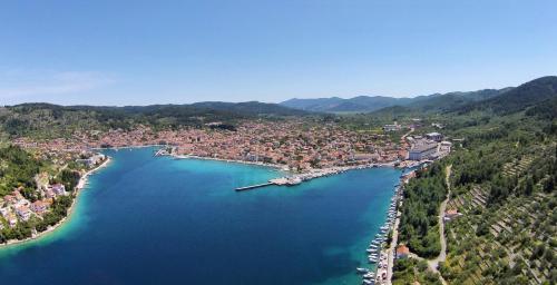 Apartments by the sea Vela Luka Korcula - 9244 - image 3