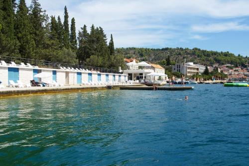 Apartments by the sea Vela Luka Korcula - 9244 - image 4
