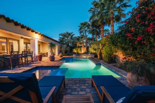 Casa Serena by AvantStay Private 8BR Escape w Gorgeous Pool Spa Fire Pit